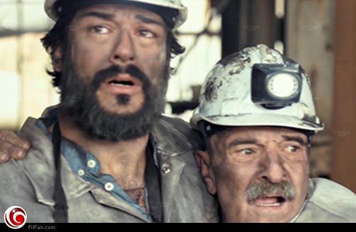 بوراك أوزجيفت في مشهد من مسلسل &quot;حب أعمى&quot;