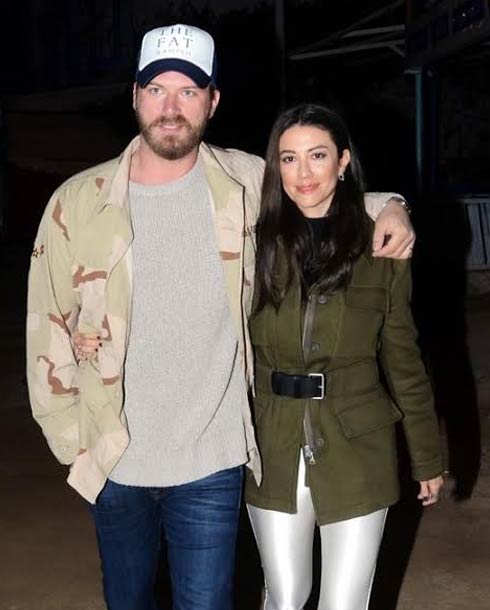 كيفانش تاتليتوج وزوجته