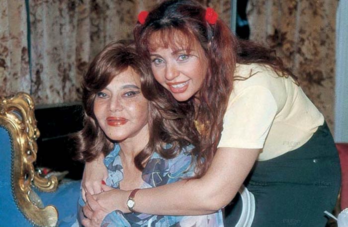 غادة نافع مع والدتها ماجدة الصباحي