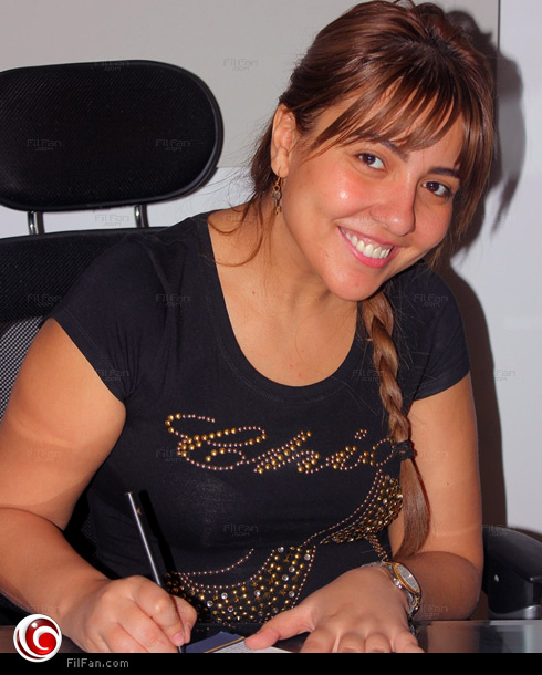 مي كساب تمضي عقد توزيع ألبوم &quot;حبيبى وعدنى&quot; مع &quot;توب ميوزك&quot;