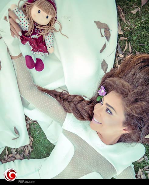 ميرنا المهندس في صور الجلسة الجديدة