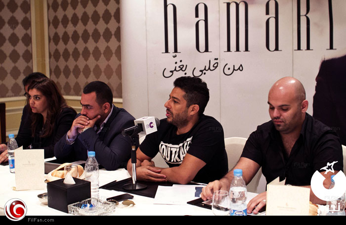 حماقي يتوسط كريم الحميدي ويوسف الحسيني وخديجة مجدي 