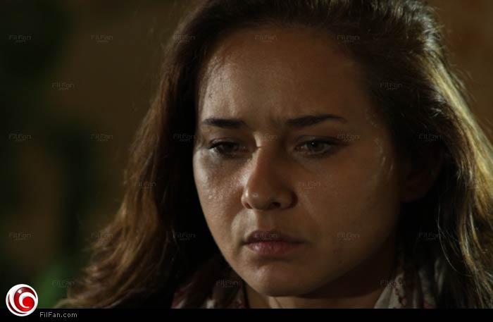 نيللي كريم مستاءة مما يجري في مصر حاليا