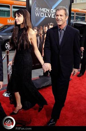 ميل جيبسون وصديقته في أول ظهور لهما معاً