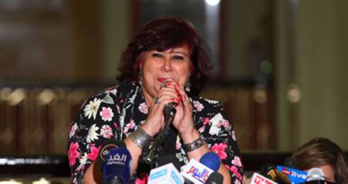 إيناس عبد الدايم خلال المؤتمر الصحفي