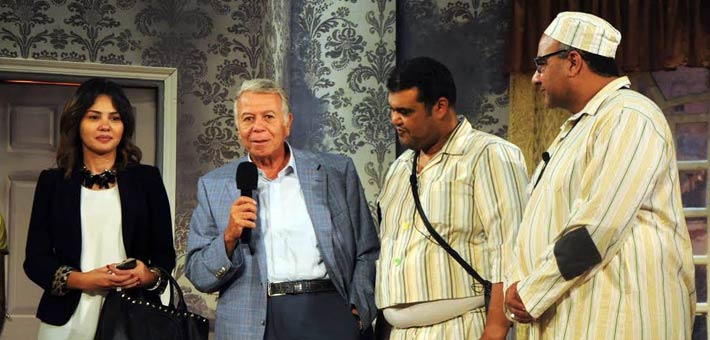 دينا فؤاد مع فريق &quot;تياترو مصر&quot;