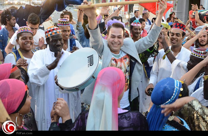 حكيم يرقص في برومو برنامج &quot;نجم الشعب&quot;