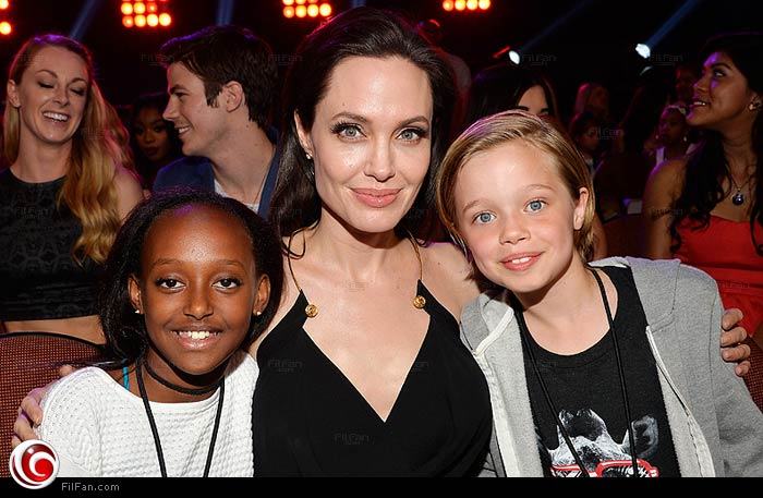 أنجيلينا جولي مع ابنتيها في حفل Nickelodeon 2015