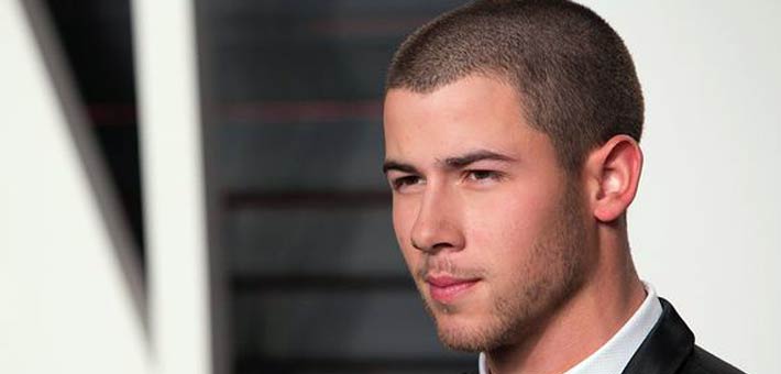 نيك جوناس عضو فريق Jonas Brothers