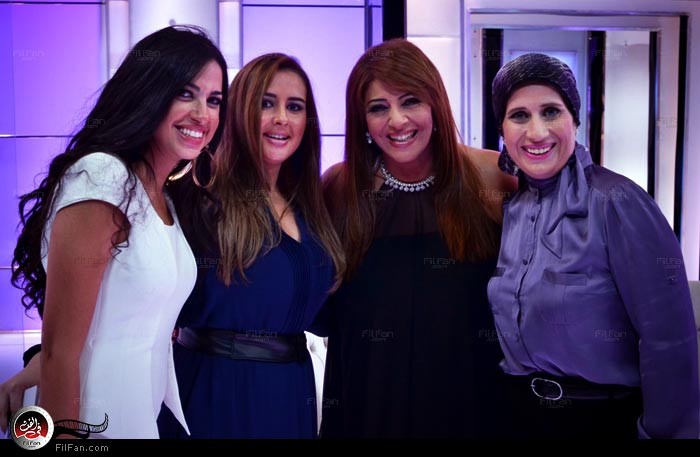 هالة مع فريق نواعم وبس