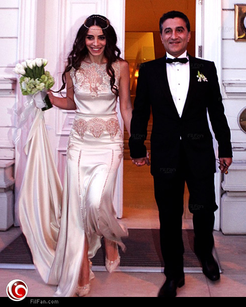 نور أوغلو في زفافها