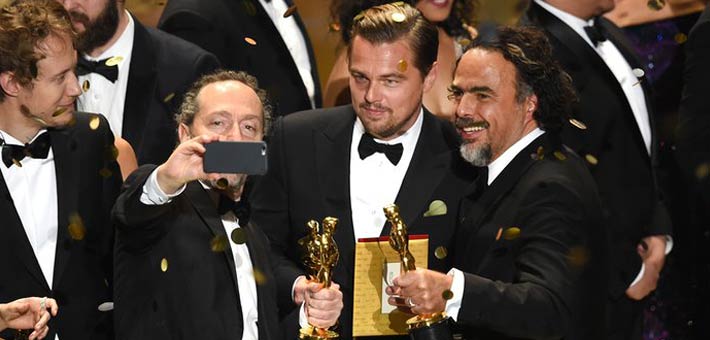 ليوناردو دي كابريو يحتفل بالأوسكار