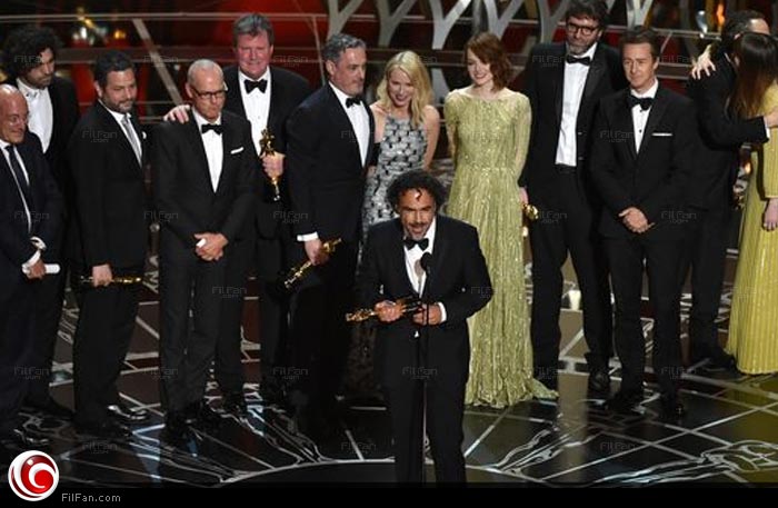 فريق فيلم &quot;Birdman&quot; بعد فوزهم بأوسكار أفضل فيلم في 2015