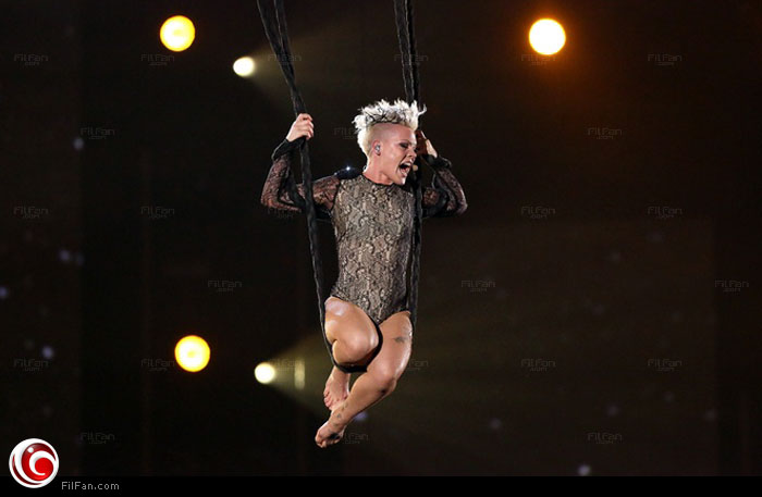 بينك في حفل الجرامي عام 2014 