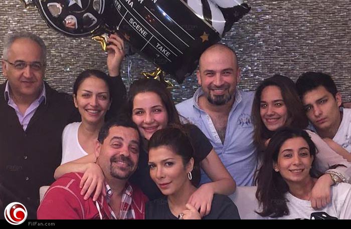 أصالة تحتفل بالألبوم مع زوجها طارق العريان وأسرتها