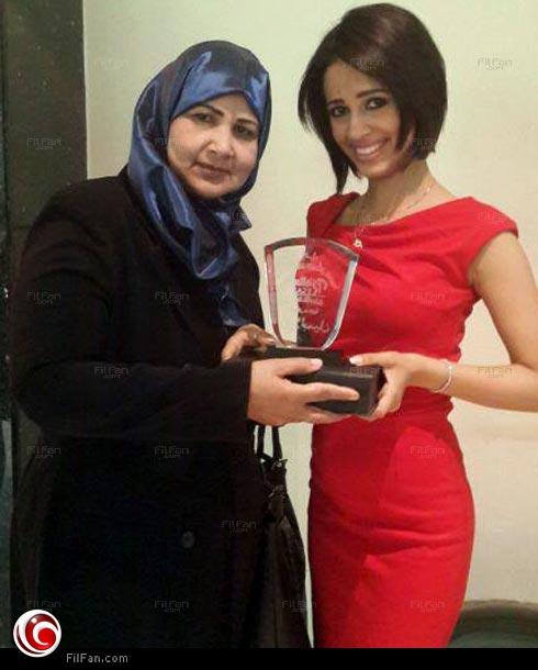 رنا سماحة مع والدتها