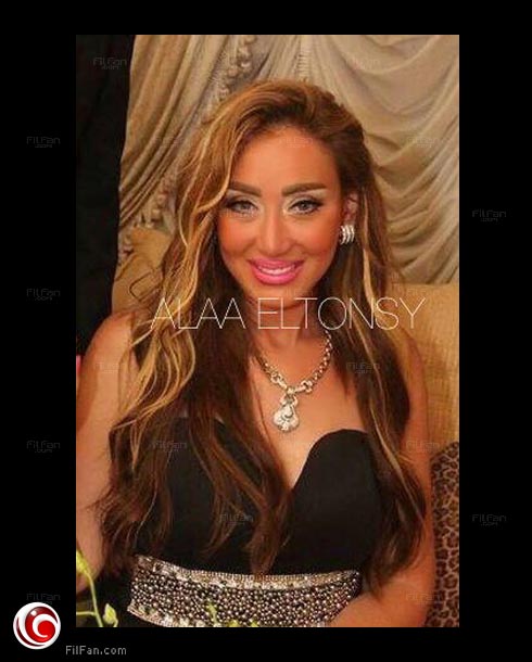 ريهام سعيد كما أطلت في خطبتها