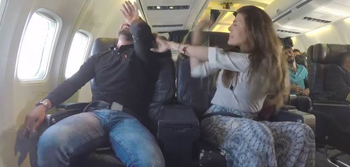 ريهام حجاج تضرب أحد المسافرين بجانبها في &quot;هبوط اضطراري&quot;