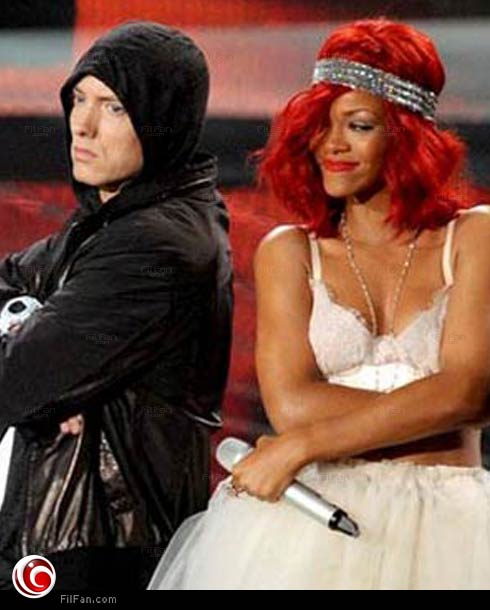 ريانا وإيمنيم يغنيان: لاف ذا واي يو لاي