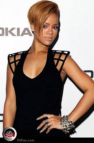 المغنية السمراء الشهيرة ريانا