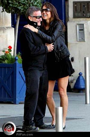 روبين ويليامز وعروسه في باريس