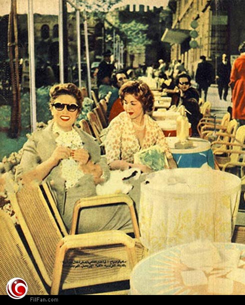 سامية جمال وصباح مجتمعتان على طاولة أحد المطاعم بمدينة &quot;كان&quot; الفرنسية