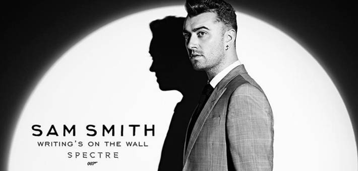 سام سميث يغني Writing’s on the Wall