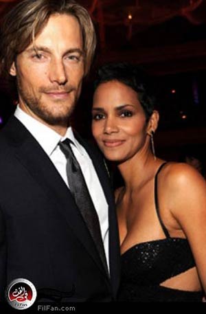 النجمة السمراء هال بيري وصديقها عارض الأزياء الكندي جابريال أوبري 