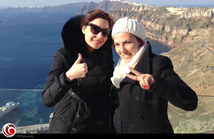 سيرين عبدالنور مع المخرجة إنجي جمال في اليونان