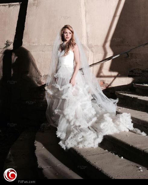 شاكيرا بفستان الزفاف في الكليب