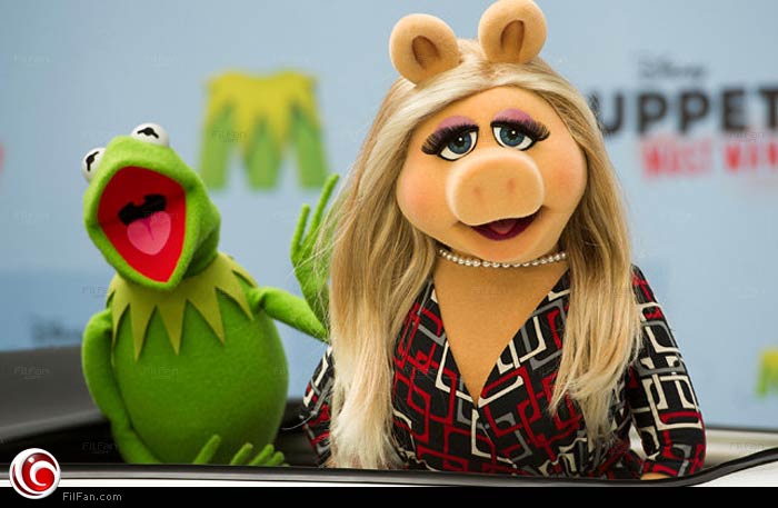 ميس بيجي وكيرميت أبطال عرائسThe Muppet Show