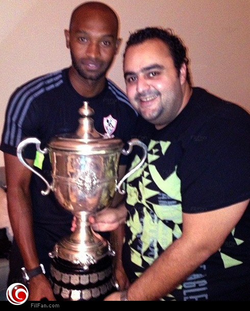 شيكو يحمل الكأس مع شيكابالا