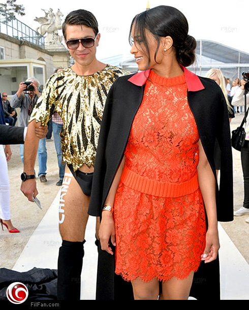 فيتالي سيديوك يتعرى من أجل سيارا