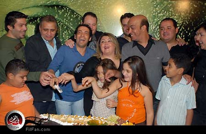 أسرة فيلم "ابقى قابلني" وتقطيع "التورتة"