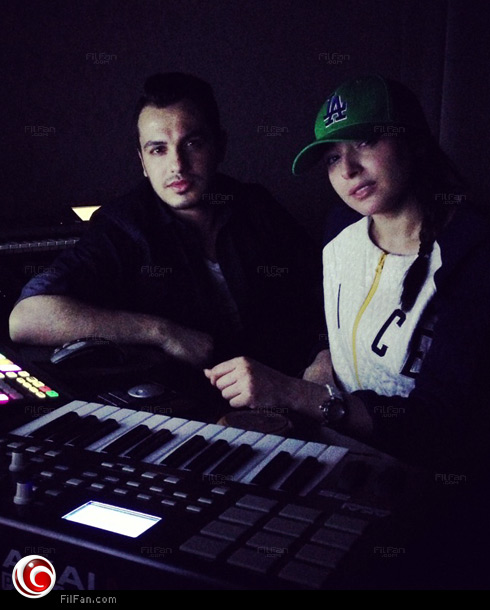 ساندي في أستديو التسجيل