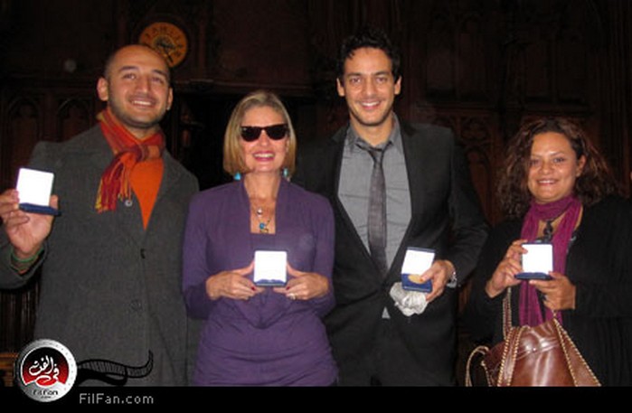 خالد أبو النجا والفنانة يسرا والمخرجة كاملة أبو ذكري أثناء التكريم