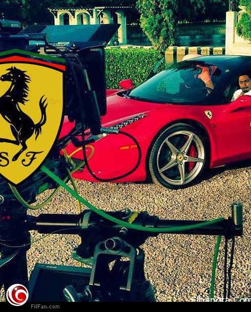 تامر وسيارته الجديدة