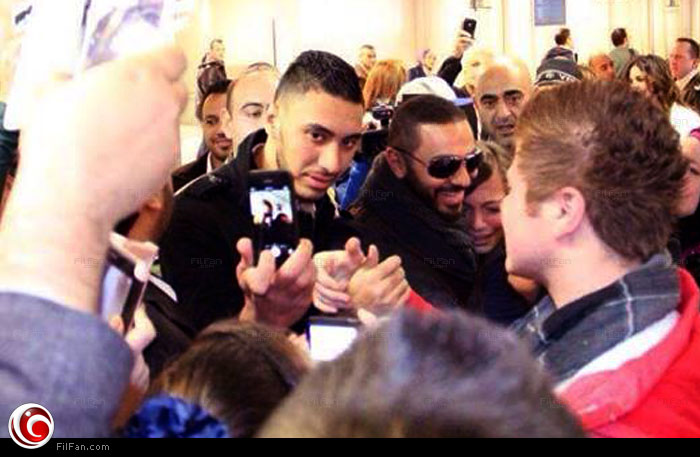 تامر حسني في المطار