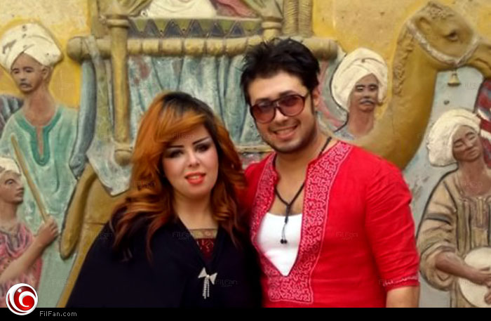 وهم مع خطيبها