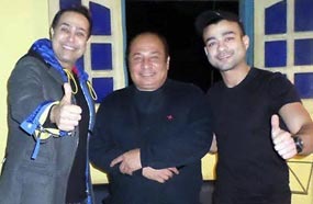 هيثم شاكر وحكيم مع المنتج فايز عزيز