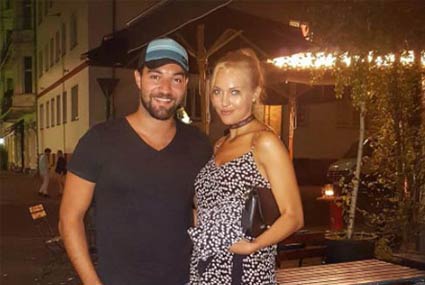 مريم أوزرلي‎ وباسل الزارو.