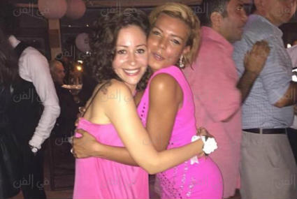 ناهد السباعي ومنة شلبي في حفل الزفاف