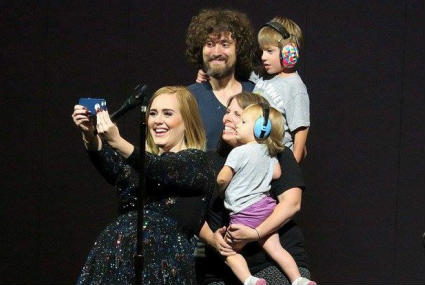 حفل أديل في لوس أنجلوس ضمن جولتها الغنائية 25 World Tour