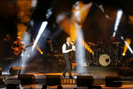 حفل عمرو دياب بمسرح أوبرا دبي للمرة الأولى على المسرح