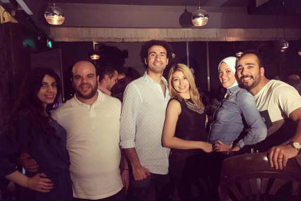 علي ربيع وزوجته ومحمد عبد الرحمن وخطيبته والأصدقاء