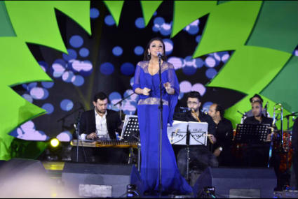 أنغام في الحفل