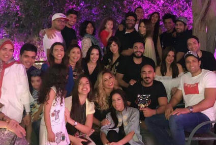 صورة جماعية لحضور عيد ميلاد وليد منصور