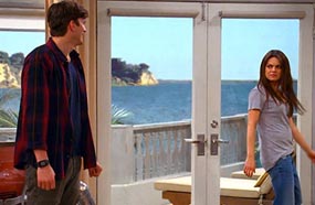 ميلا كونيس مع آشتون كوتشر في &quot;Two and a Half Men&quot;