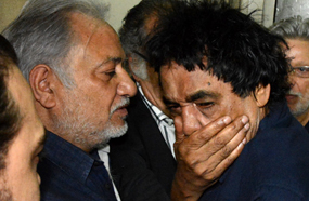 محمد منير ينهار في عزاء رفيقه حسين الإمام 