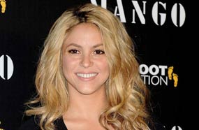 شاكيرا في مؤتمر صحفي قبل مونديال 2010